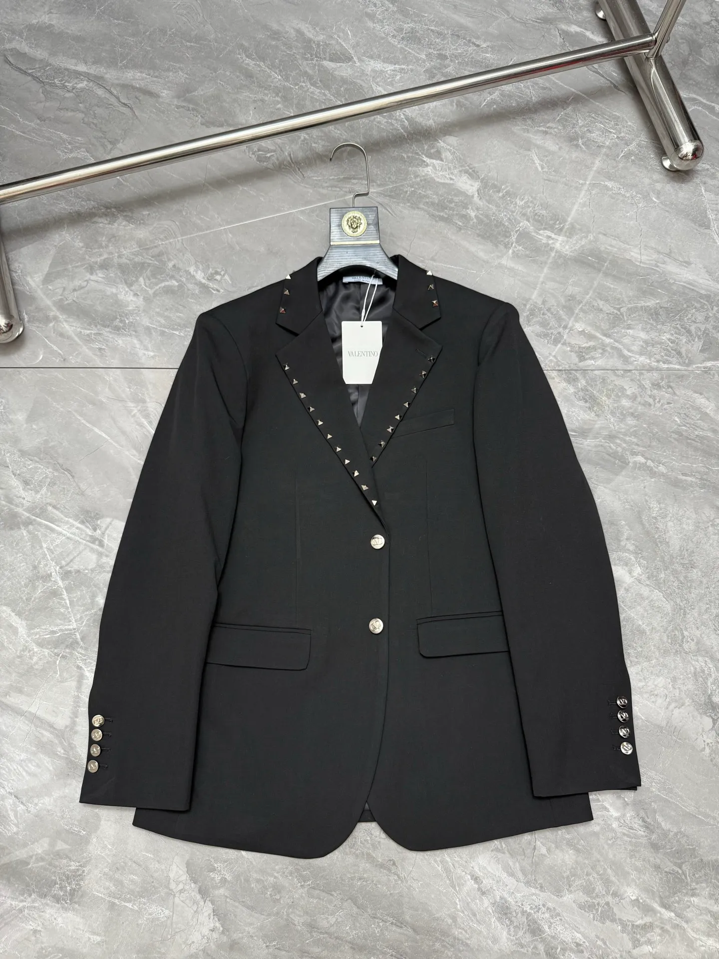 Valentin*/Valentino Heavy Industry Pyramid Rivet Suit Suit Sizes: 48.50.52.54.56.58 Color: Black Light Gray